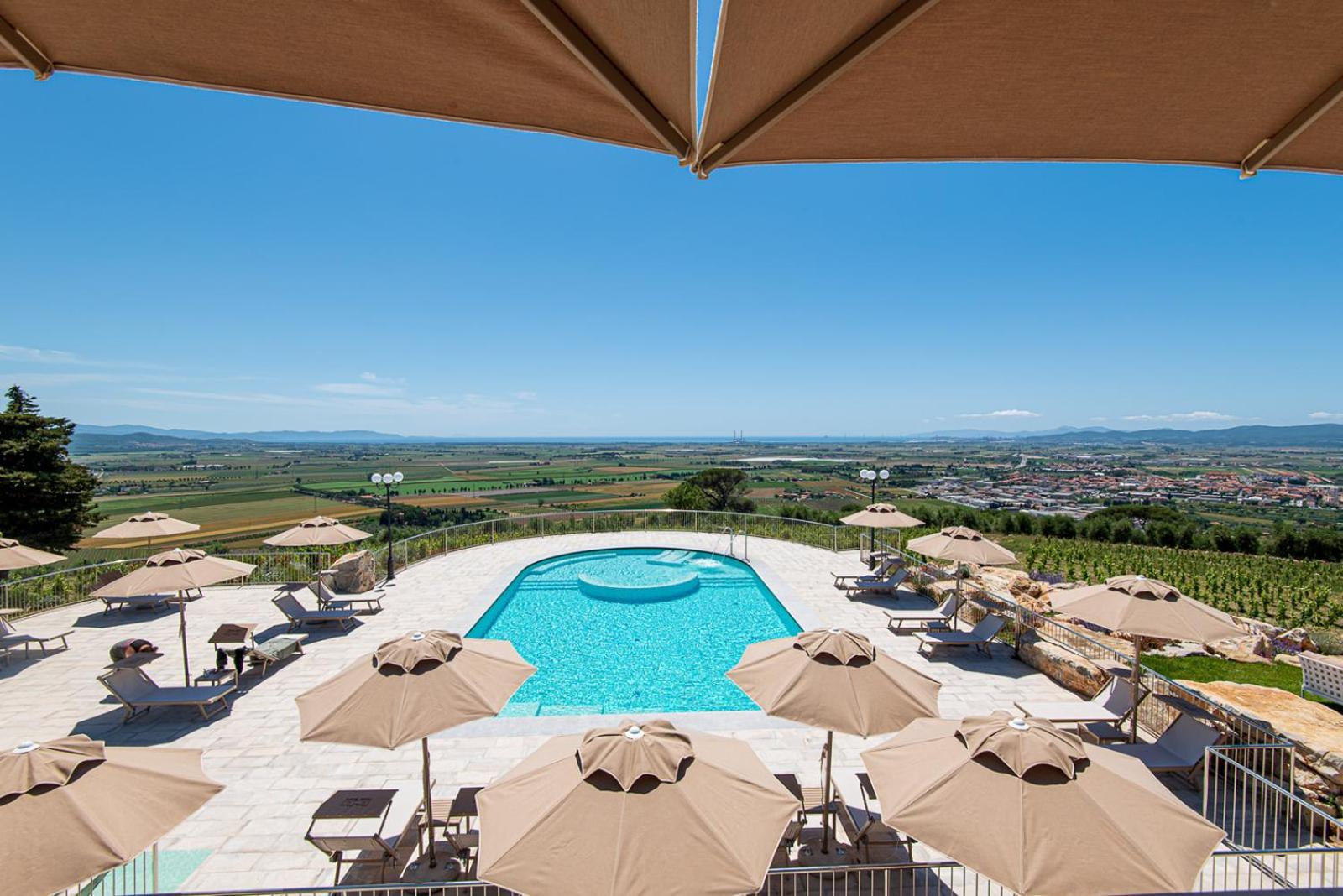 Castello Bonaria Wine & Spa Resort カンピーリア・マリッティマ エクステリア 写真