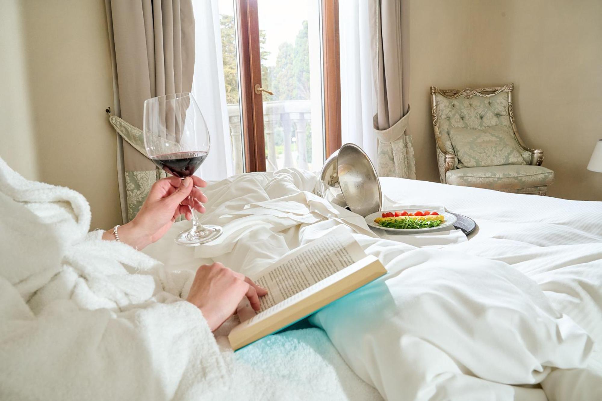 Castello Bonaria Wine & Spa Resort カンピーリア・マリッティマ エクステリア 写真